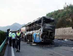 陕西延安特大交通事故 36人死亡
